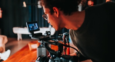 Earn £5,500 for a Corporate Shoot + More UK Casting